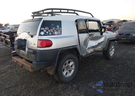 2007 Toyota Fj Cruiser z USA, uszkodzony, nr VIN JTEBU11F470051674